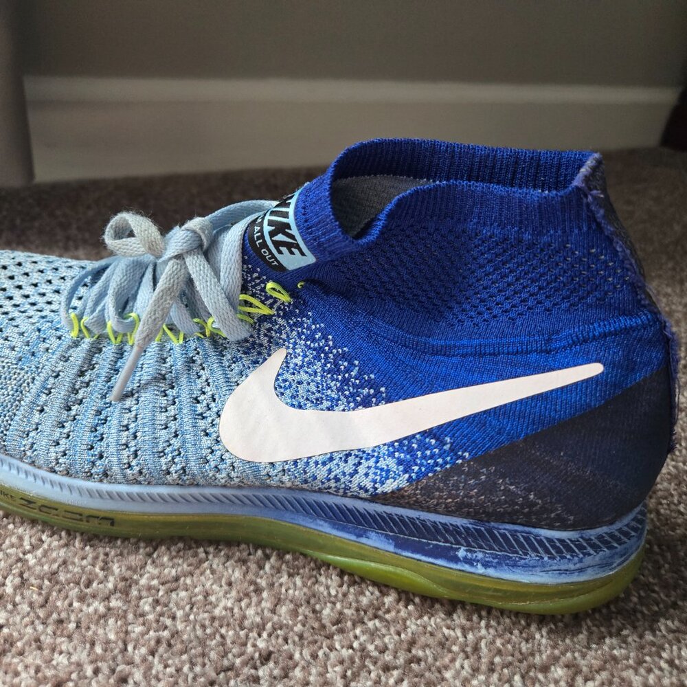 Nike - Picture 6 of 8